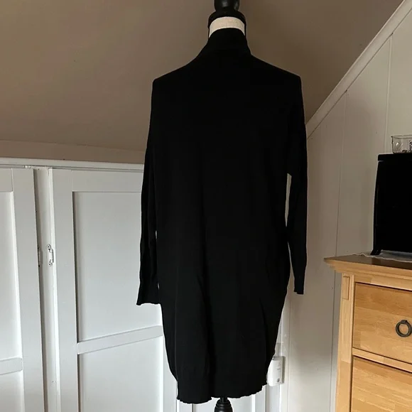 Chic Black Women's Cardigan - Picture 3 of 3